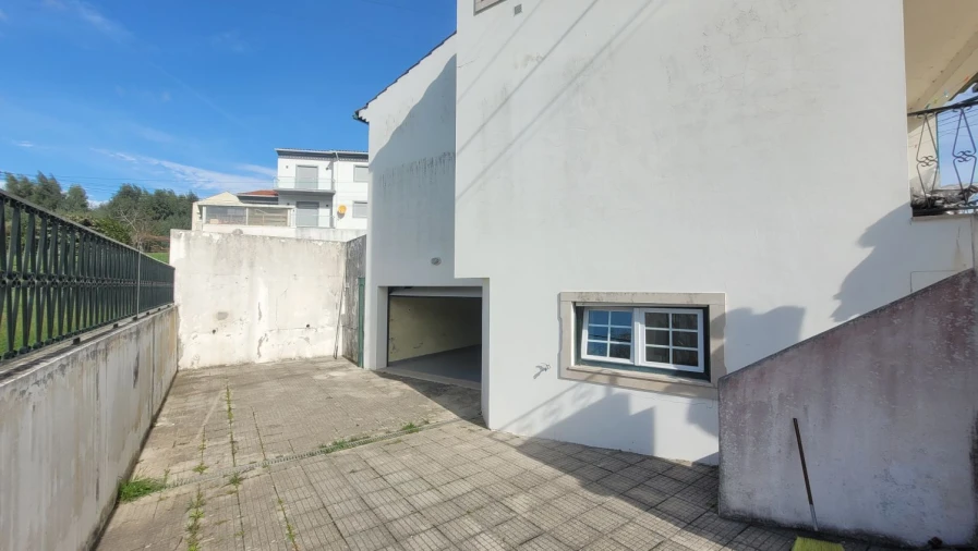 Moradia T4 para Venda em Tavarede Foto 31