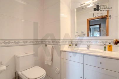 Apartamento T4 para Venda em Oeiras e São Julião da Barra, Paço de Arcos e Caxias