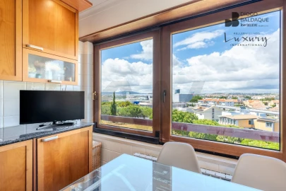 Apartamento T4 para Venda em Oeiras e São Julião da Barra, Paço de Arcos e Caxias