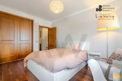 Apartamento T4 para Venda em Oeiras e São Julião da Barra, Paço de Arcos e Caxias