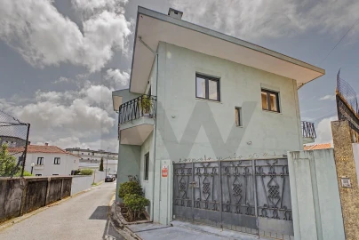Moradia T3 para Venda em Paranhos