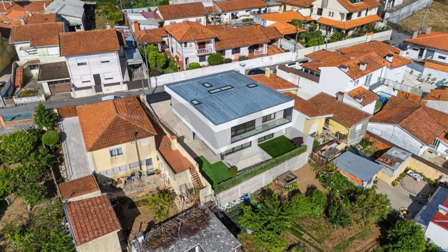 Moradia T3 para Venda em Arrifana Foto 46