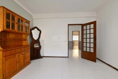 Apartamento T2 para Venda em Baixa da Banheira e Vale da Amoreira