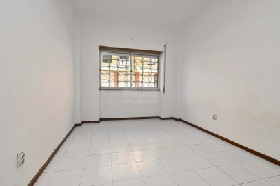 Apartamento T2 para Venda em Baixa da Banheira e Vale da Amoreira