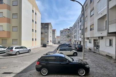 Apartamento T2 para Venda em Baixa da Banheira e Vale da Amoreira