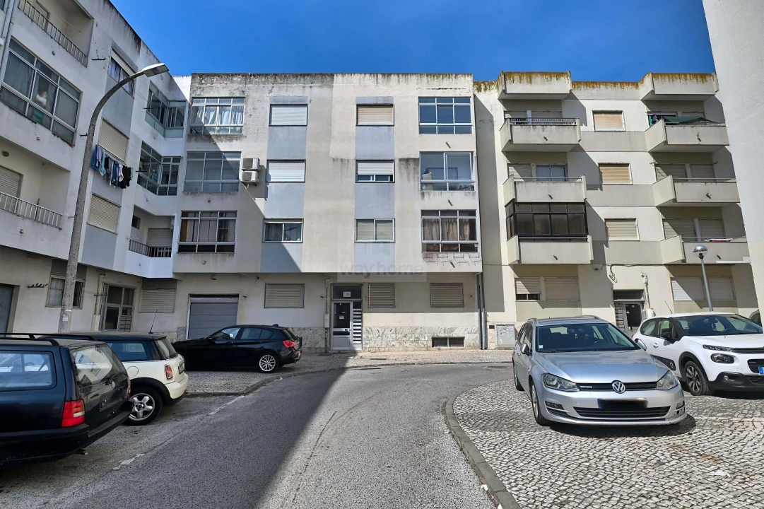 Apartamento T2 para Venda em Baixa da Banheira e Vale da Amoreira Foto 1