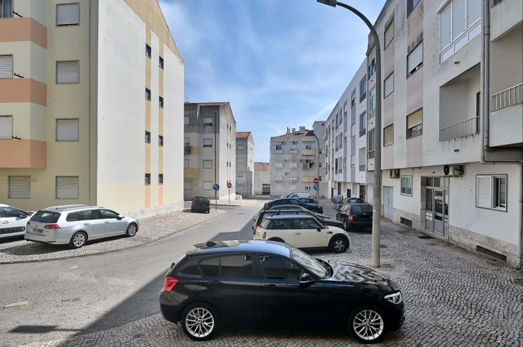 Apartamento T2 para Venda em Baixa da Banheira e Vale da Amoreira Foto 2