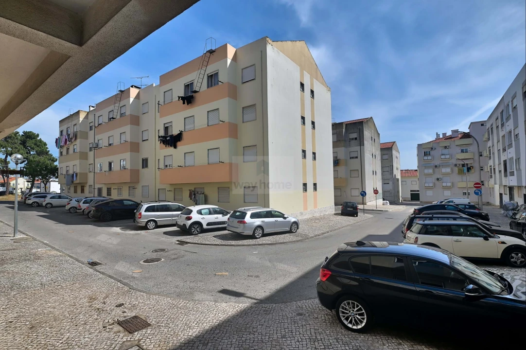 Apartamento T2 para Venda em Baixa da Banheira e Vale da Amoreira Foto 3