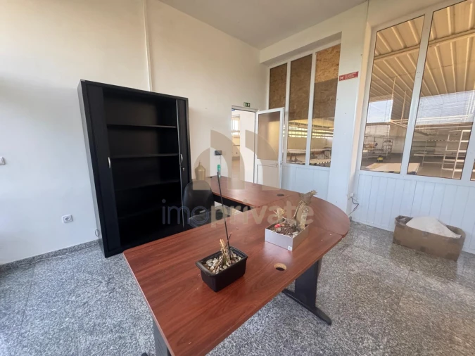 Armazém para Venda em Raimonda Foto 3