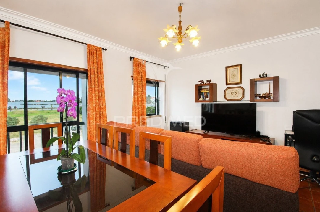 Apartamento T3 para Venda em Alcochete Foto 3