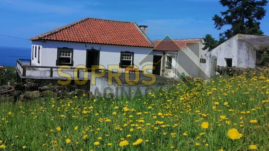 Moradia T3 para Venda em Doze Ribeiras