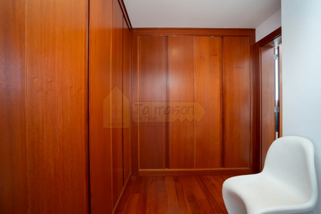 Moradia T4 para Venda em Montenegro Foto 57