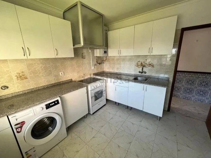 Apartamento T2 para Venda em Agualva e Mira-Sintra Foto 2