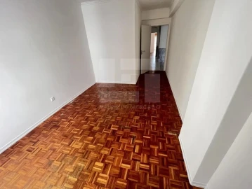Apartamento T2 para Venda em Agualva e Mira-Sintra