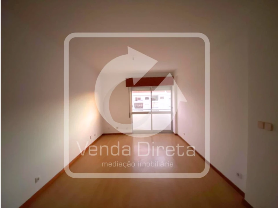 Apartamento T4 para Venda em Pinhal Novo Foto 5