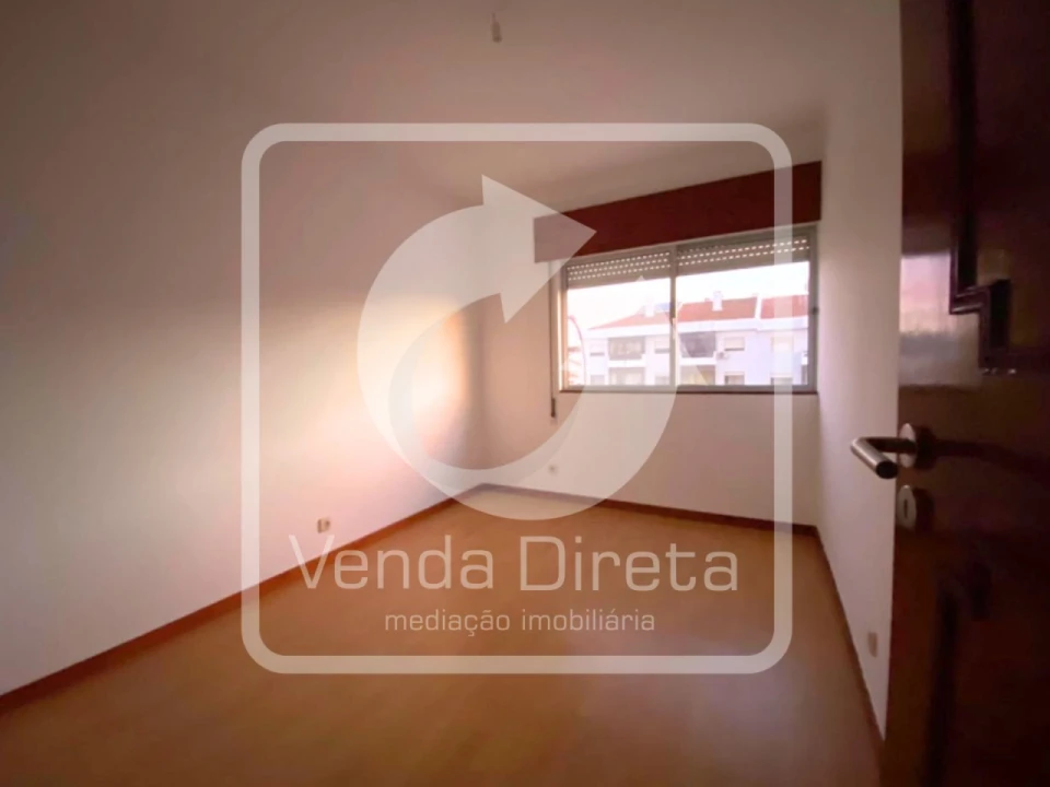 Apartamento T4 para Venda em Pinhal Novo Foto 9