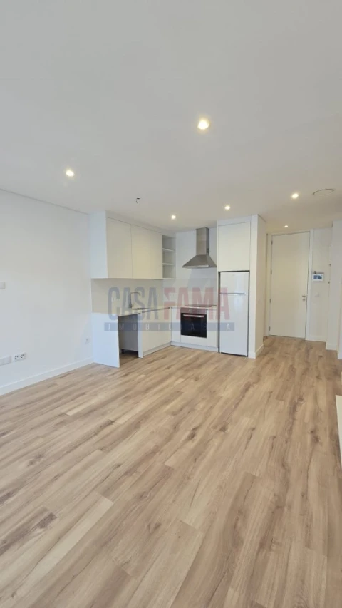 Apartamento T1 para Venda em Vila Nova de Famalicão e Calendário