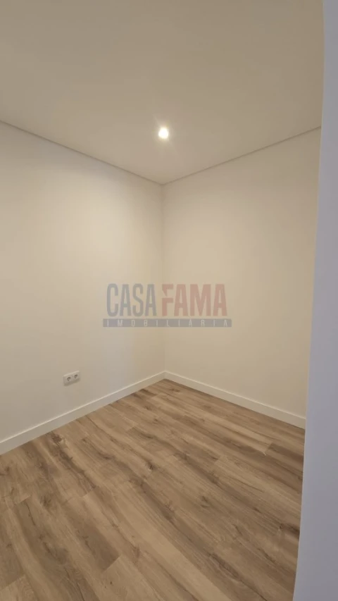 Apartamento T1 para Venda em Vila Nova de Famalicão e Calendário