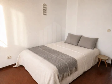 Moradia T6 para Venda em Charneca de Caparica e Sobreda
