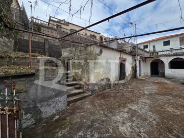 Moradia T3 para Venda em Santo Antonio
