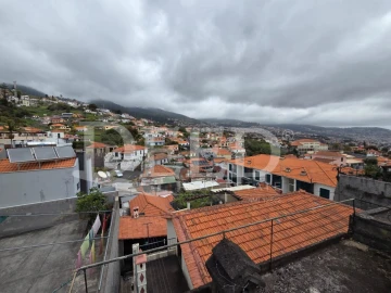 Moradia T3 para Venda em Santo Antonio