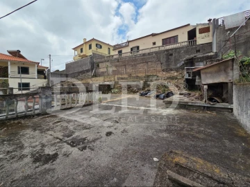 Moradia T3 para Venda em Santo Antonio