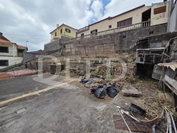 Moradia T3 para Venda em Santo Antonio