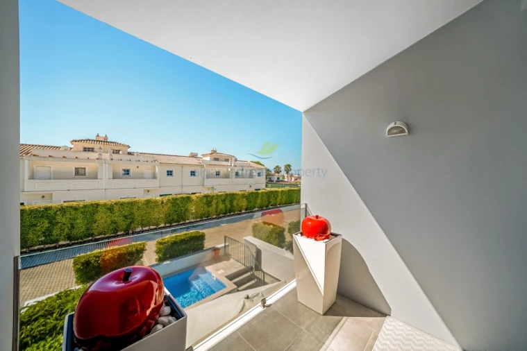Moradia T3 para Venda em Albufeira e Olhos de Água Foto 18