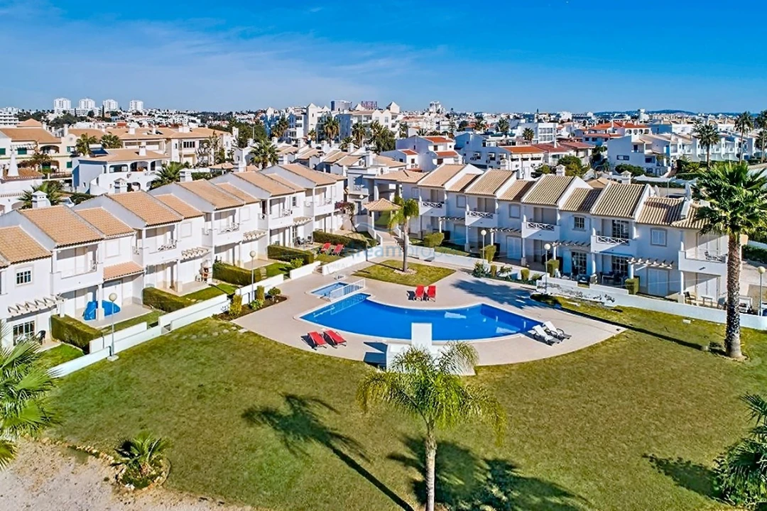 Moradia T1 para Venda em Albufeira e Olhos de Água Foto 3