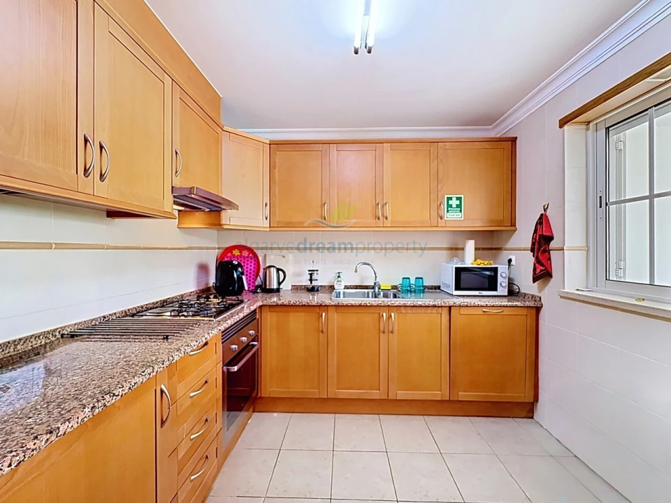 Moradia T1 para Venda em Albufeira e Olhos de Água Foto 10