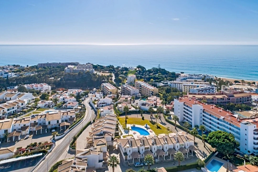 Moradia T1 para Venda em Albufeira e Olhos de Água Foto 2
