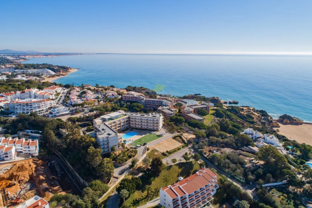 Moradia T1 para Venda em Albufeira e Olhos de Água Foto 33