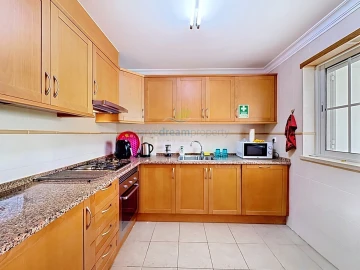 Moradia T1 para Venda em Albufeira e Olhos de Água