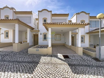 Moradia T1 para Venda em Albufeira e Olhos de Água