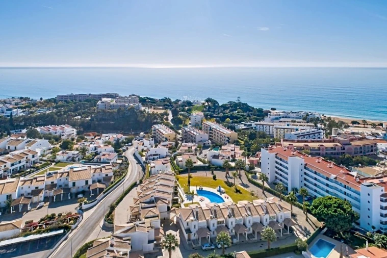Moradia T1 para Venda em Albufeira e Olhos de Água Foto 2