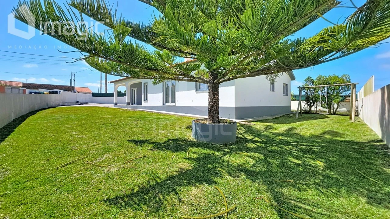 Moradia T4 para Venda em São Pedro da Cadeira Foto 3