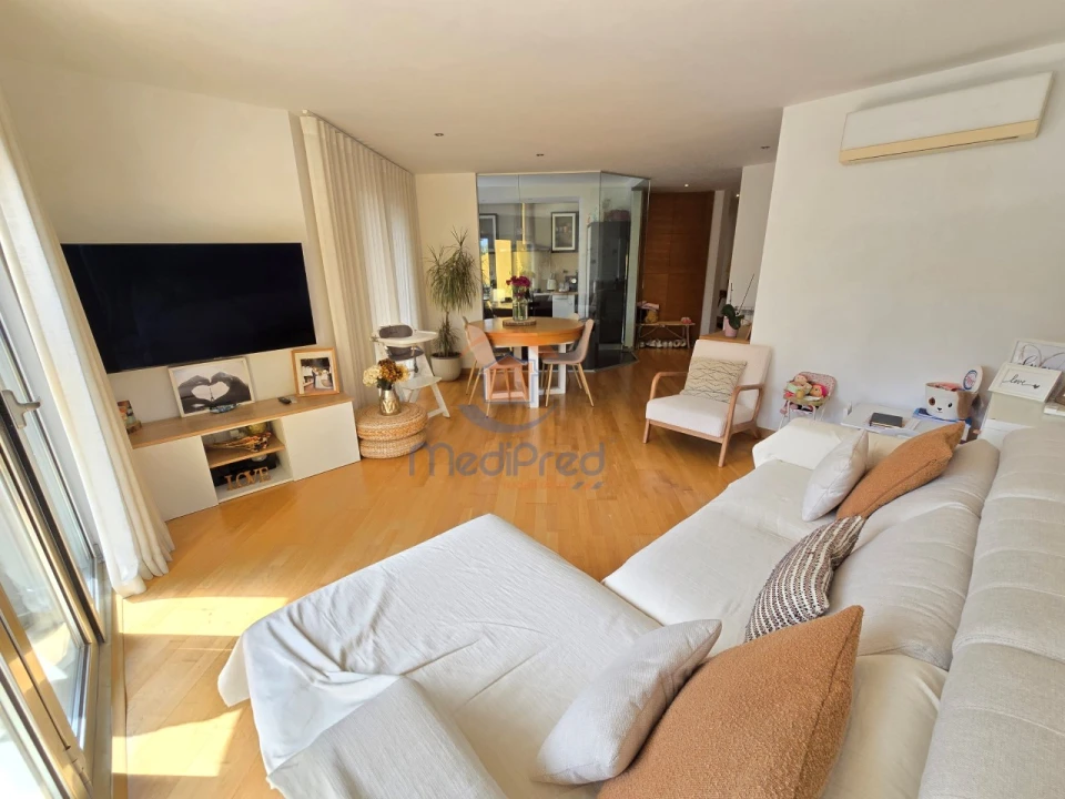 Apartamento T2 para Venda em Ramada e Caneças Foto 3