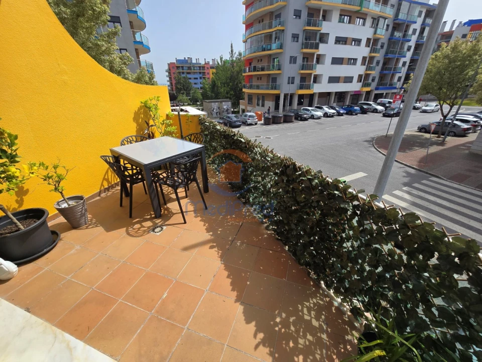 Apartamento T2 para Venda em Ramada e Caneças Foto 4