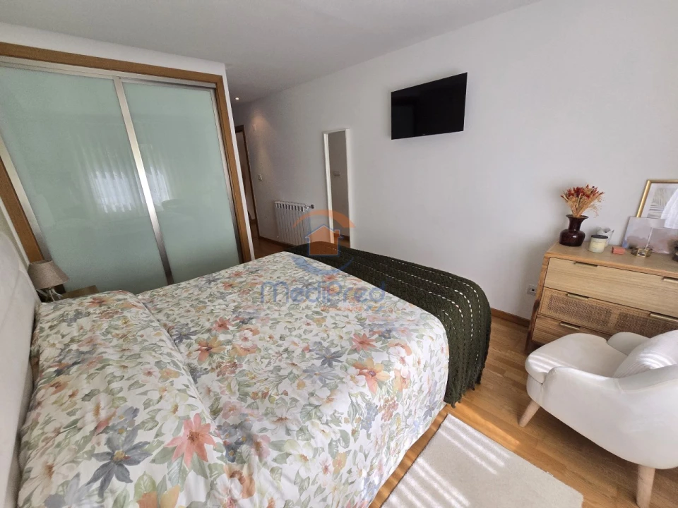 Apartamento T2 para Venda em Ramada e Caneças Foto 34