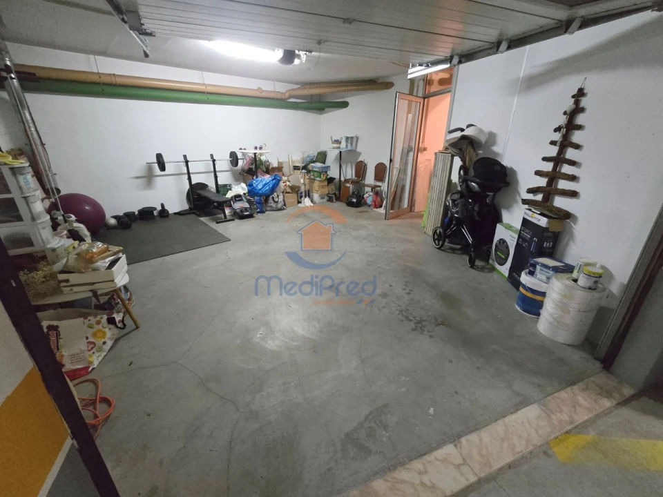 Apartamento T2 para Venda em Ramada e Caneças Foto 35