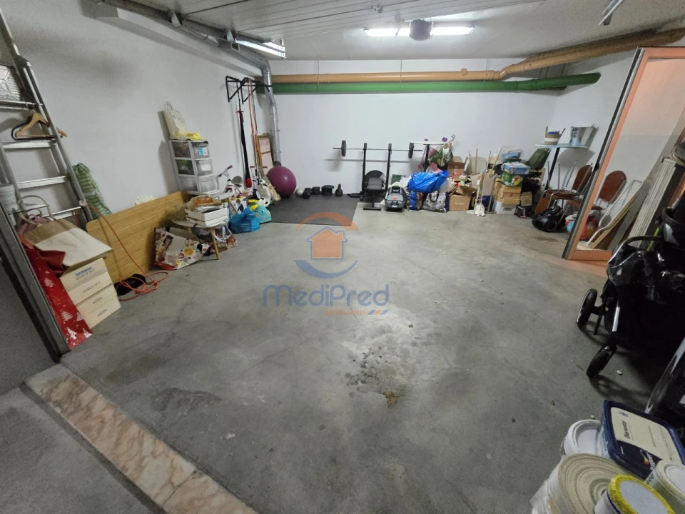 Apartamento T2 para Venda em Ramada e Caneças Foto 36
