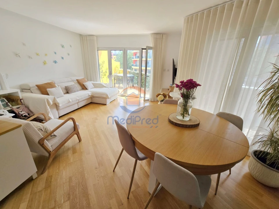 Apartamento T2 para Venda em Ramada e Caneças Foto 1