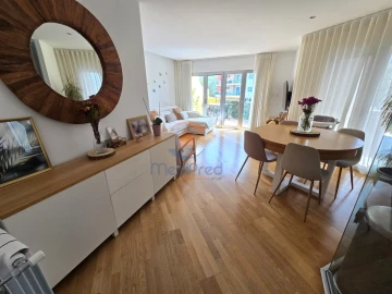 Apartamento T2 para Venda em Ramada e Caneças