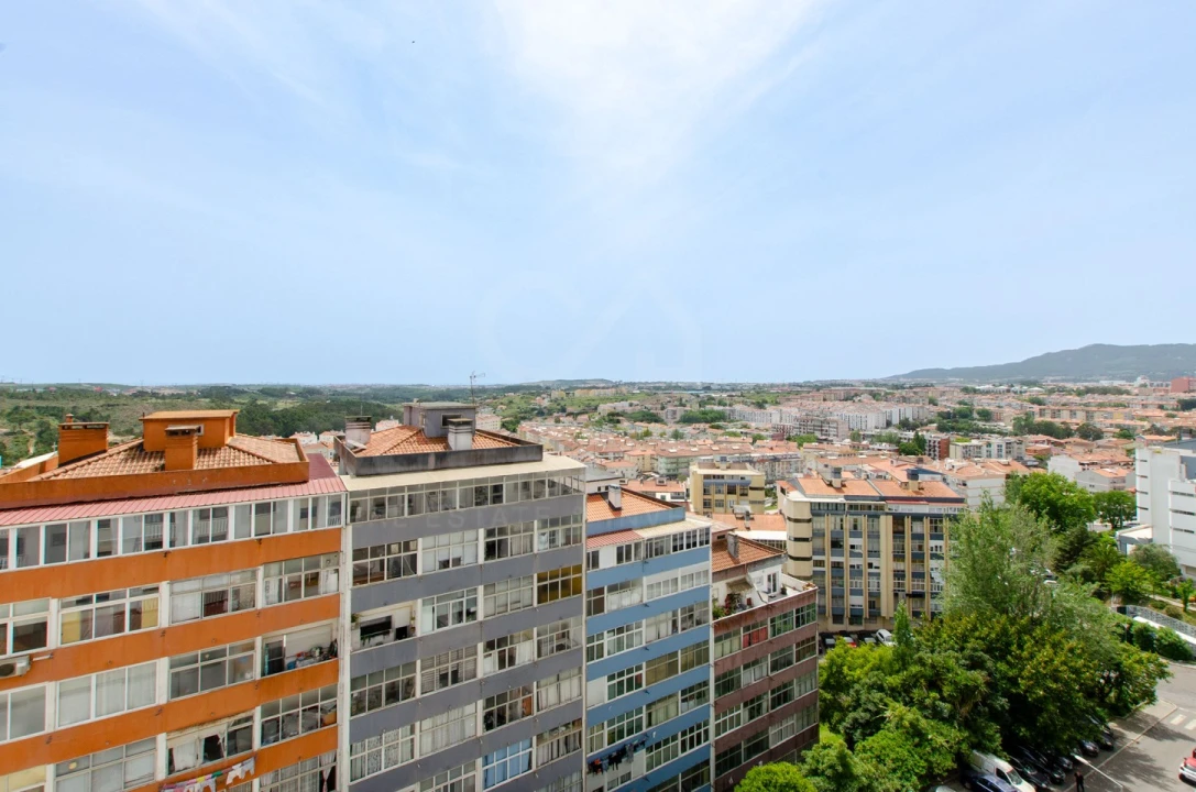 Apartamento T3 para Venda em Rio de Mouro Foto 15