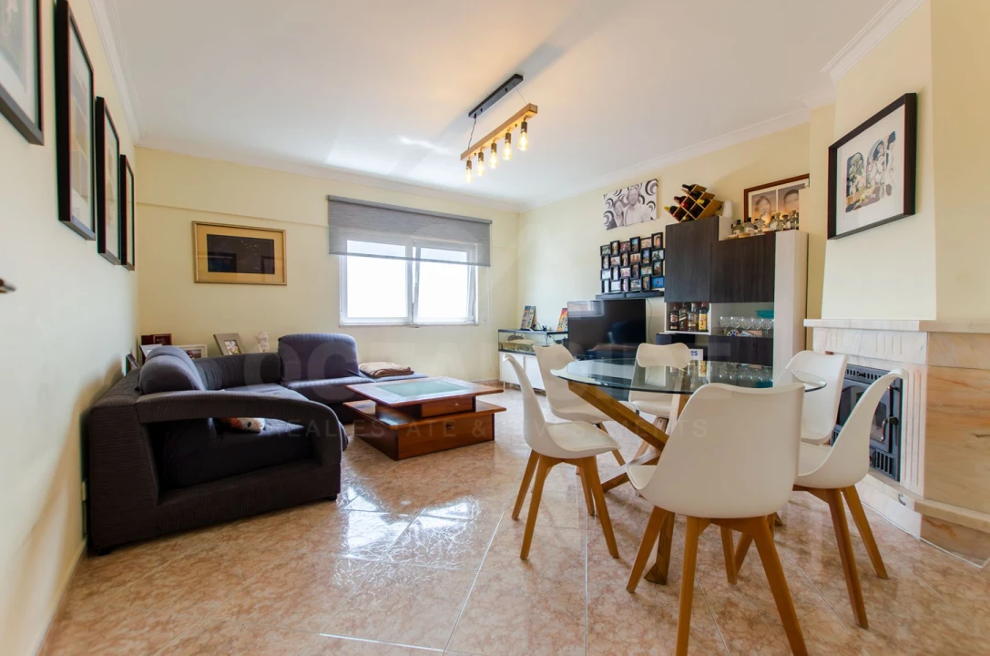 Apartamento T3 para Venda em Rio de Mouro Foto 1