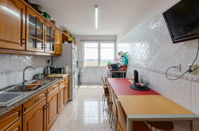 Apartamento T3 para Venda em Rio de Mouro Foto 3