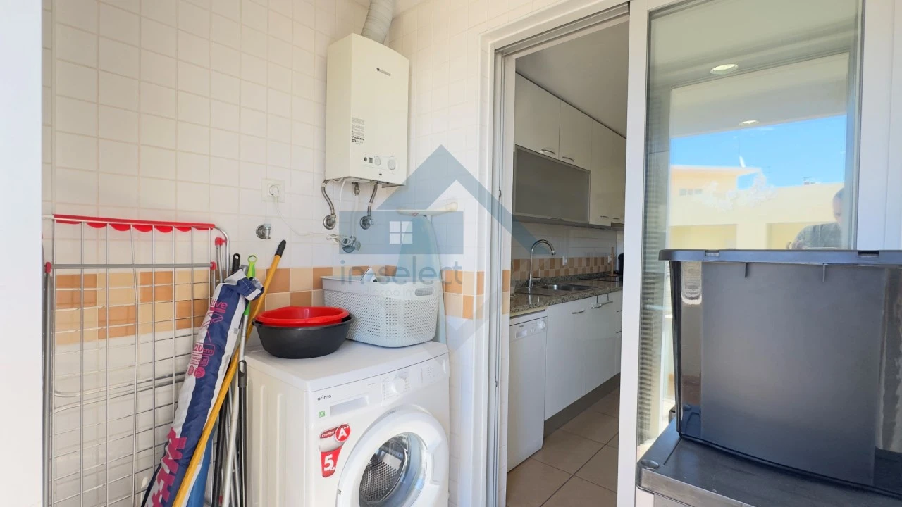 Apartamento T1 para Venda em Quarteira Foto 8