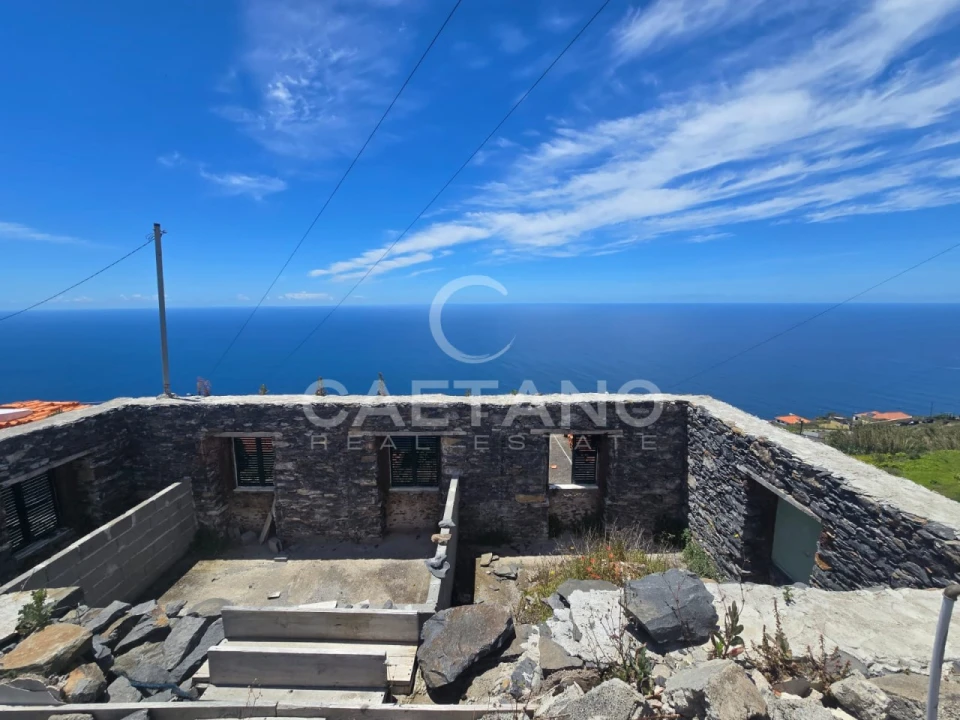 Moradia T4 para Venda em Arco da Calheta Foto 11