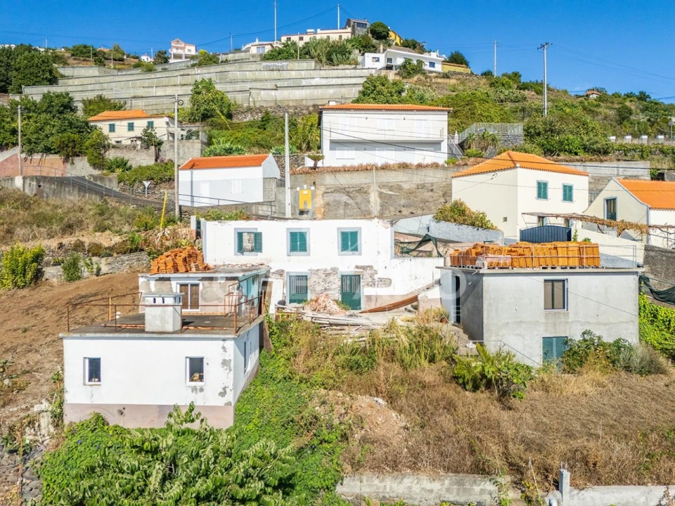 Moradia T4 para Venda em Arco da Calheta Foto 5