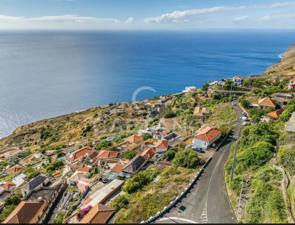 Moradia T4 para Venda em Arco da Calheta Foto 7